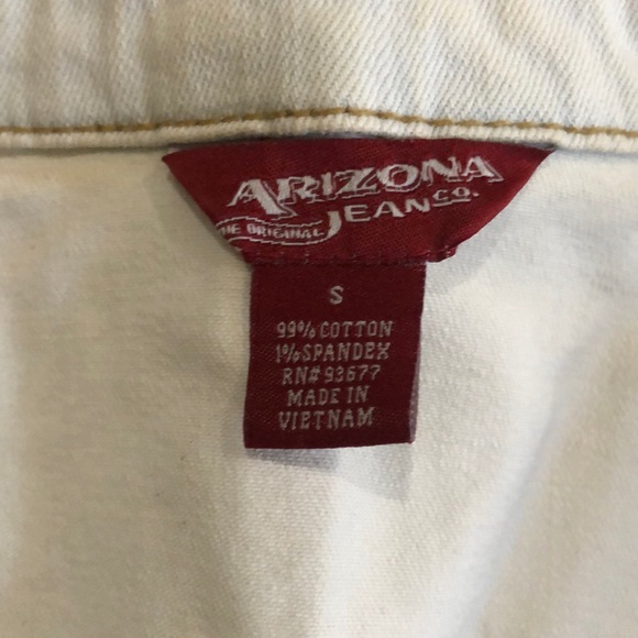 Juniors Small, sleeveless Arizona Jean Jacket - Picture 4 of 4